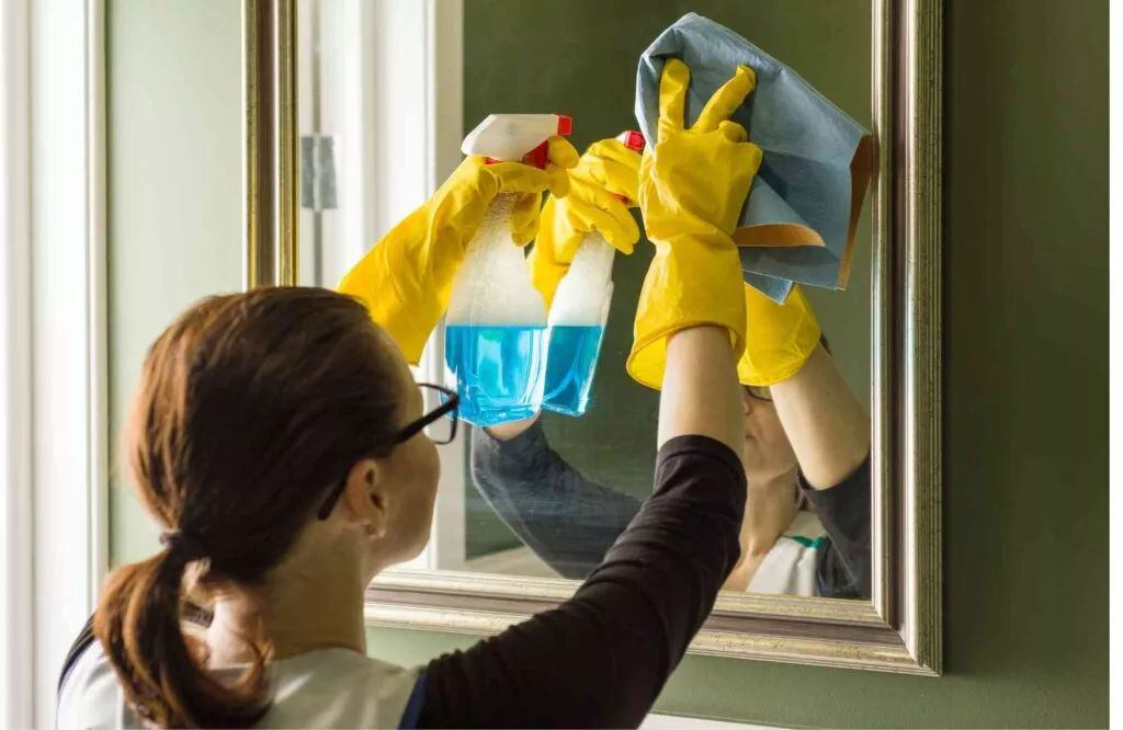 how to clean mirrors at home